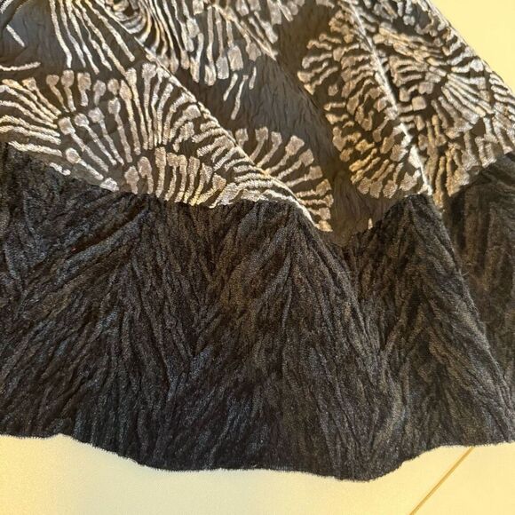 Komarov Black and Gray Velvet Flocked Wrap Dress Size L - Picture 8 of 16